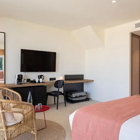 Hotel Atzavara &