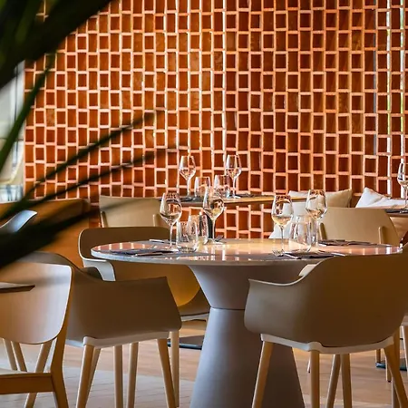 Atzavara & Hotel 5*