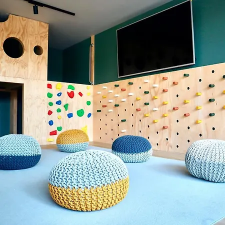 Atzavara & Santa Susanna