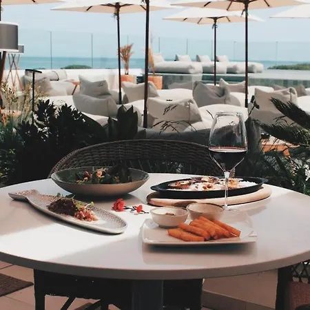 Atzavara & 5* Санта-Сусанна