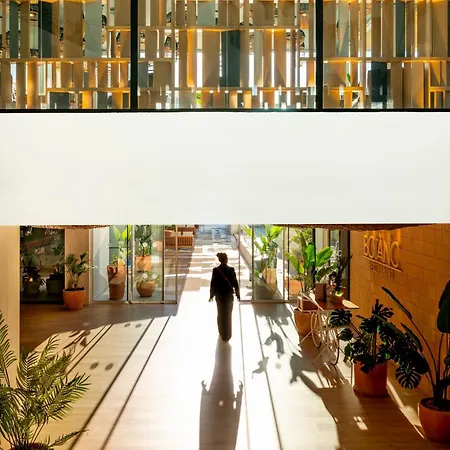 Atzavara & Hotel 5*