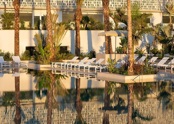 Atzavara & 5* Santa Susanna