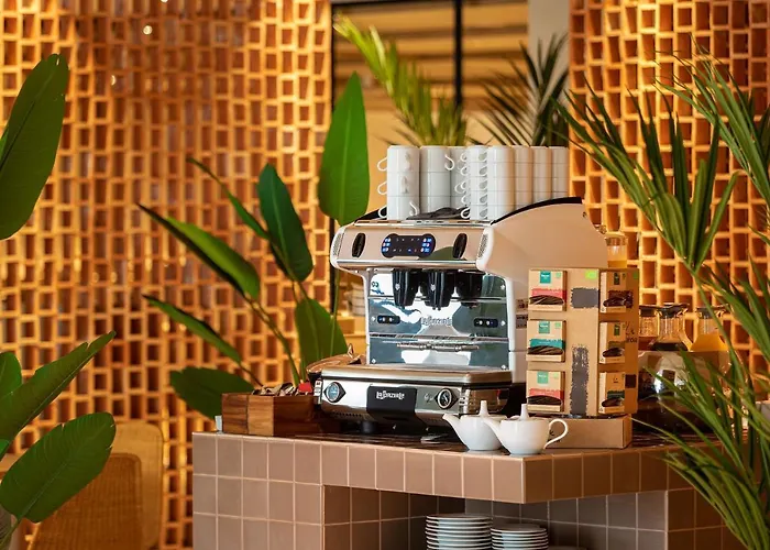 Hotel Atzavara & Santa Susanna