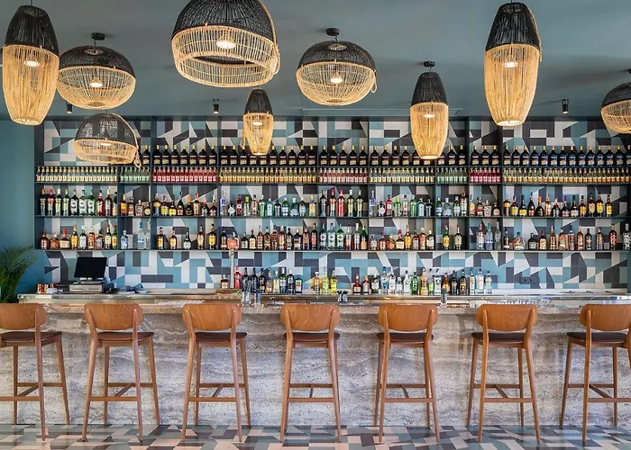 Atzavara & Santa Susanna