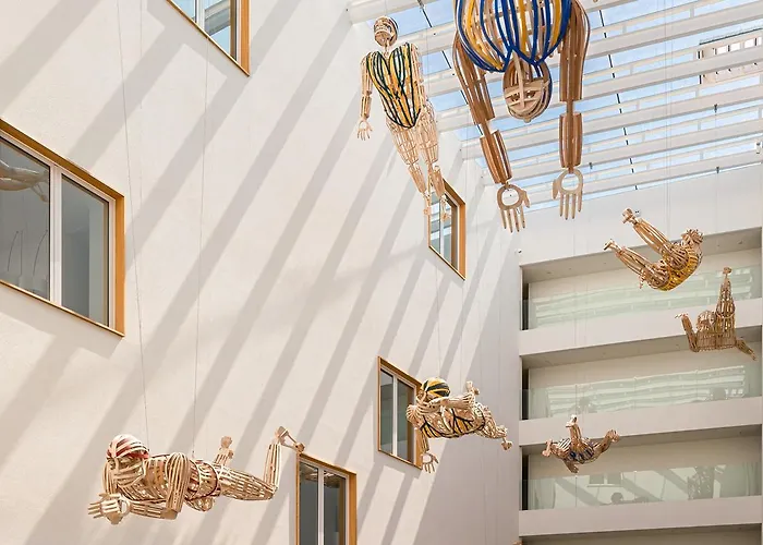 Atzavara & Santa Susanna