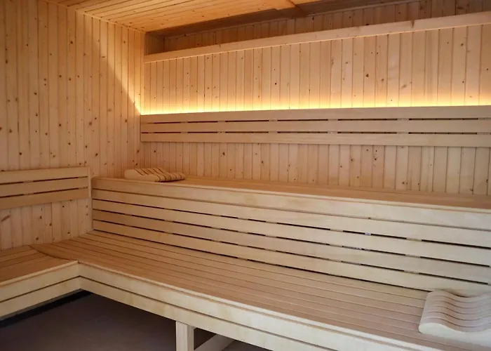 Atzavara & 5* Santa Susanna