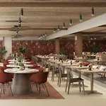 Atzavara & Hotel 5*