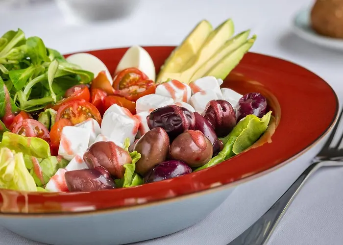 Hotell Atzavara &