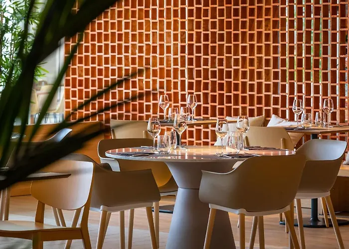 Atzavara & Hotell 5*