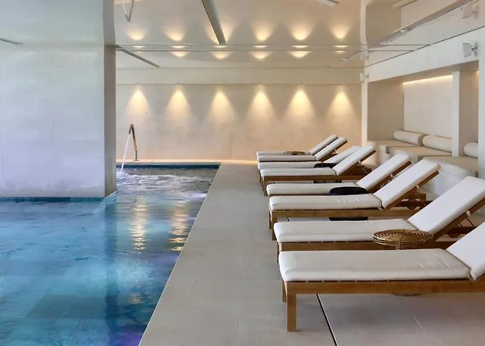 Hotell Atzavara & 5*